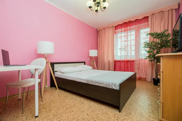 HomeHotel (ХоумОтель) на улице Березовская 102А