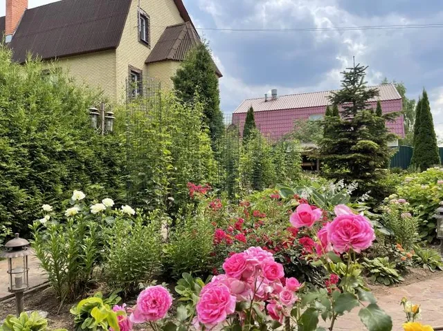 Lobnya Village (Лобня Вилладж)