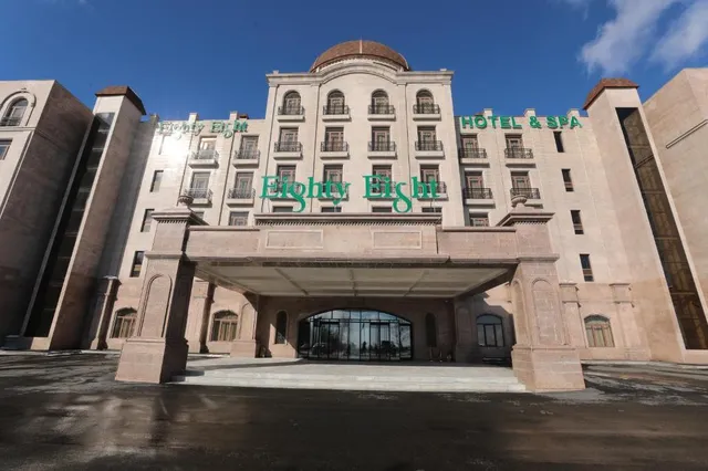 Eighty Eight Deluxe Hotel & Spa (Эйти Эйт Делюкс & Спа)