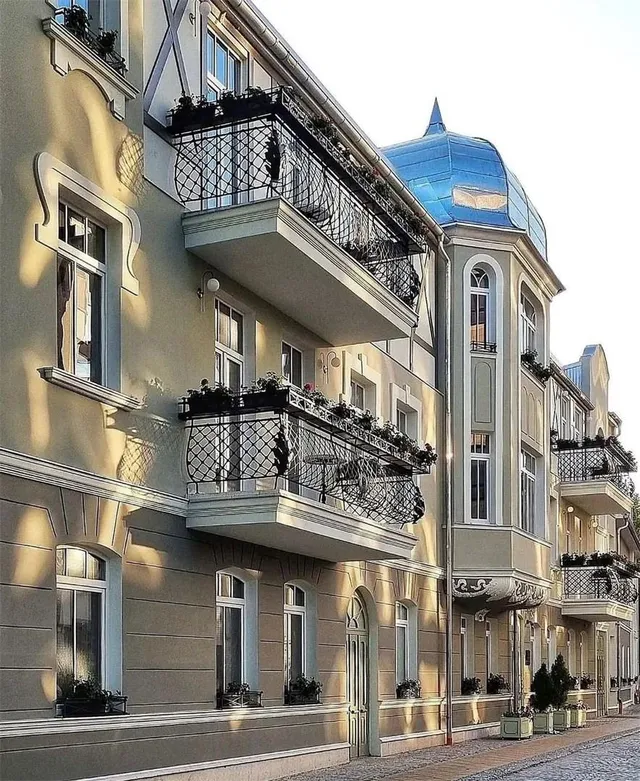 Mr.Just`s Hotel (Мистер Юстс)
