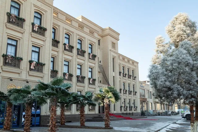 Paradise Plaza Luxury (Парадиз Плаза Лакшери)