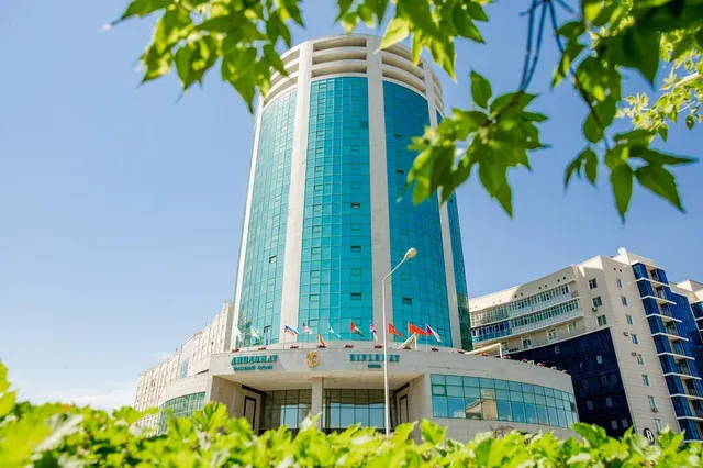 Diplomat Hotel & Business Center (Дипломат и Бизнес и Центр)