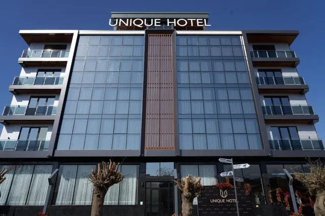 Unique Hotel (Юник)