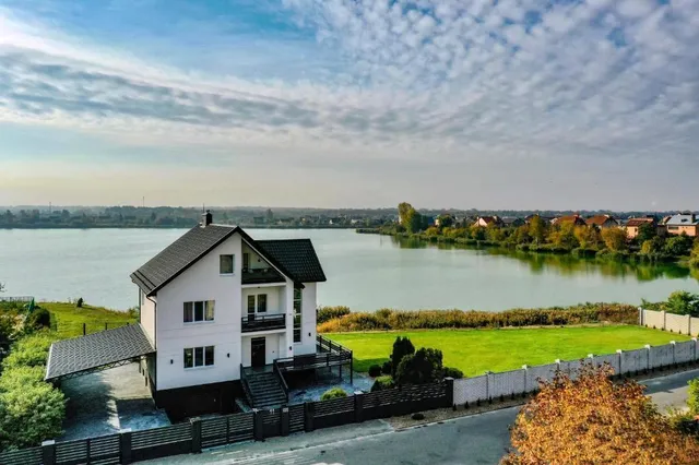 Villa Lake (Вилла Лэйк)