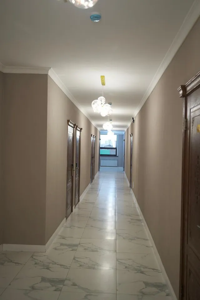West Hall (Вэст Холл)