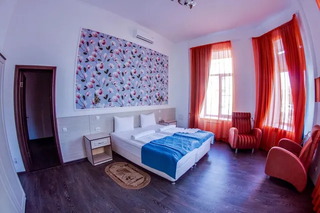 Photo 1