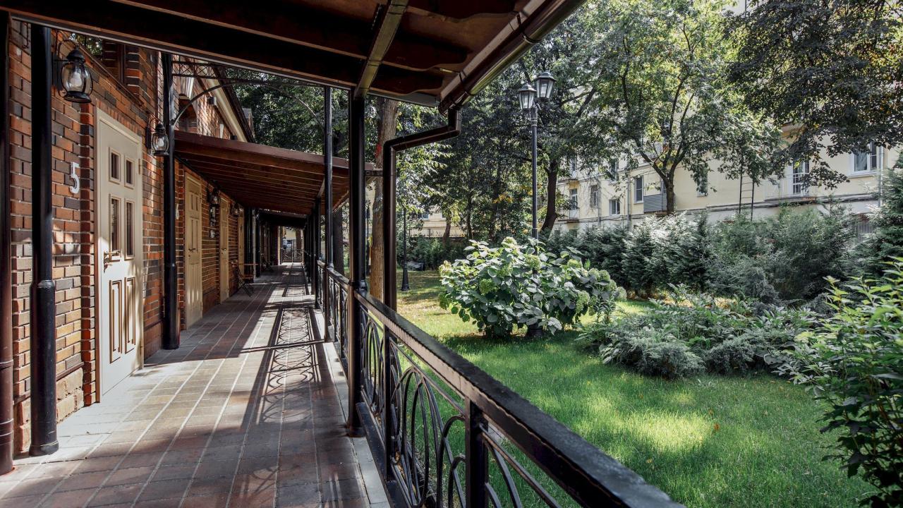 11 Hotel & Garden (11 отель и сад)