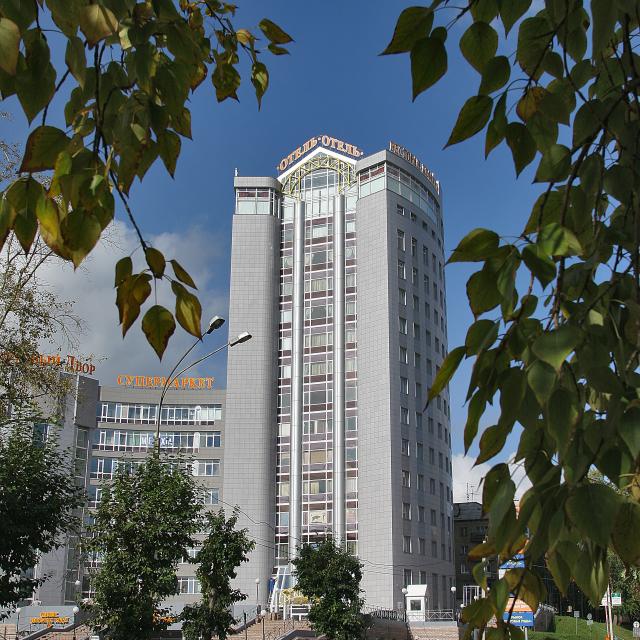 Палас (Palace)
