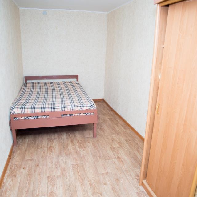 По суткам 33 на улице Горького 77