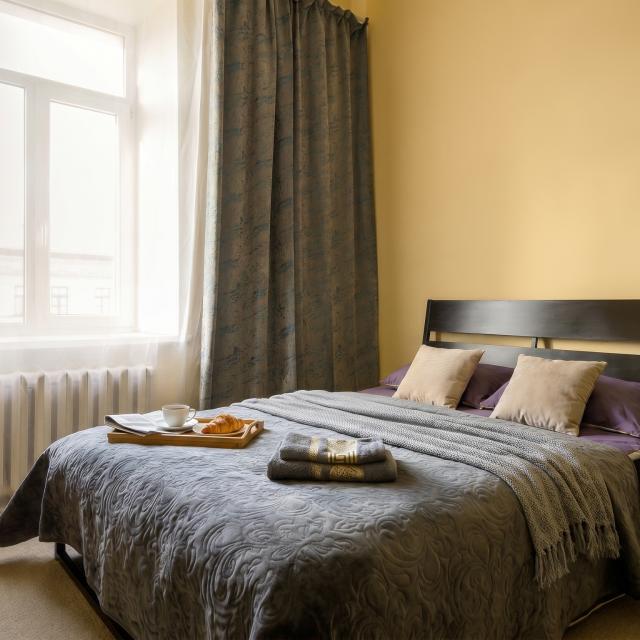 Sutki Rent (Rent Day) on Bolshaya konyushennaya street