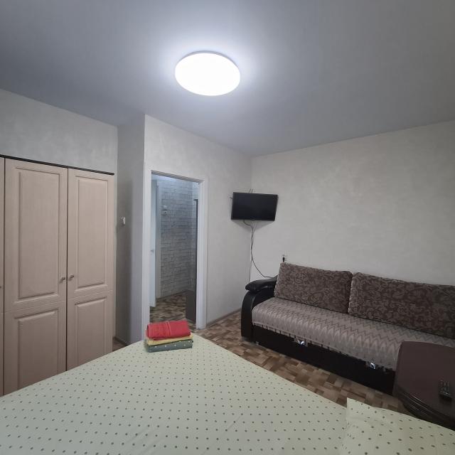 Apartments on 27B Urozhodny lane