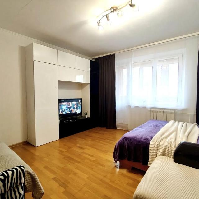 Live in comfort on 1st Kommunisticheskaya Street