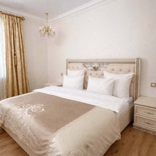 Five star apartments on Marcus Street