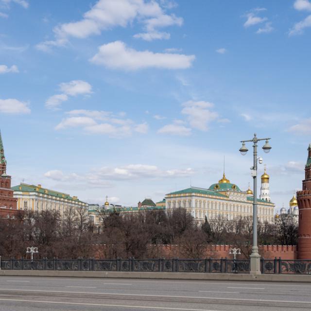 Uragan Apart (Hurricane Apart) on Kremlevskaya embankment