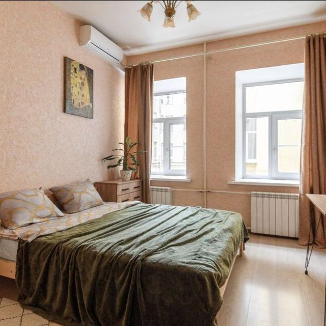Apartments on the Griboyedov Canal 72-66