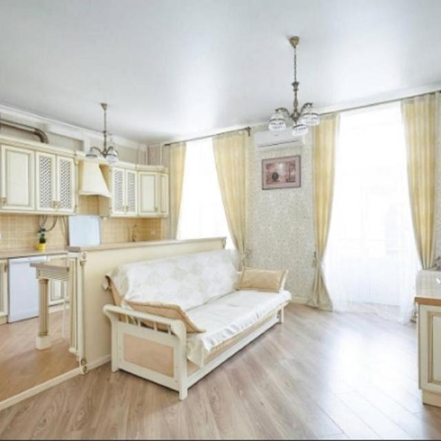 The network of hospitable apartments "Alira". Apartment on Bolshaya Sadovaya 39A