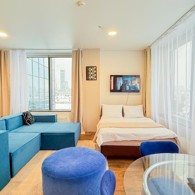Угловые апартаменты с видом на город на Малышева 42а
RADIUS CENTRAL HOUSE
