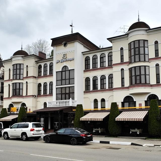 Mirros Le Bristol (Миррос Ле Бристоль)