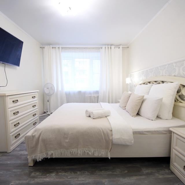 NiceAparts on 79A Sverdlova Street
