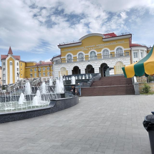 2 rooms .apartment next to the Russian Drama Theater