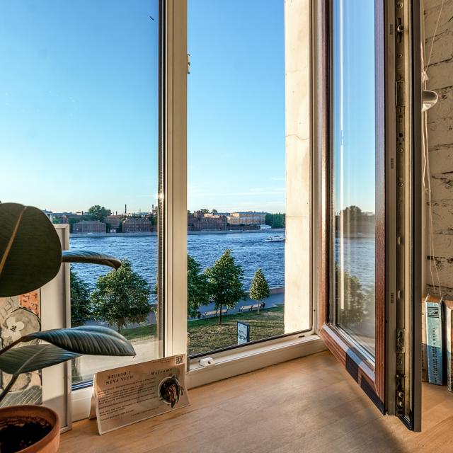 Apartments on the Voskresenskaya embankment, house 20