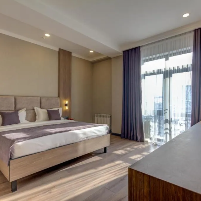Sara Hotel Bishkek (Сара Бишкек)