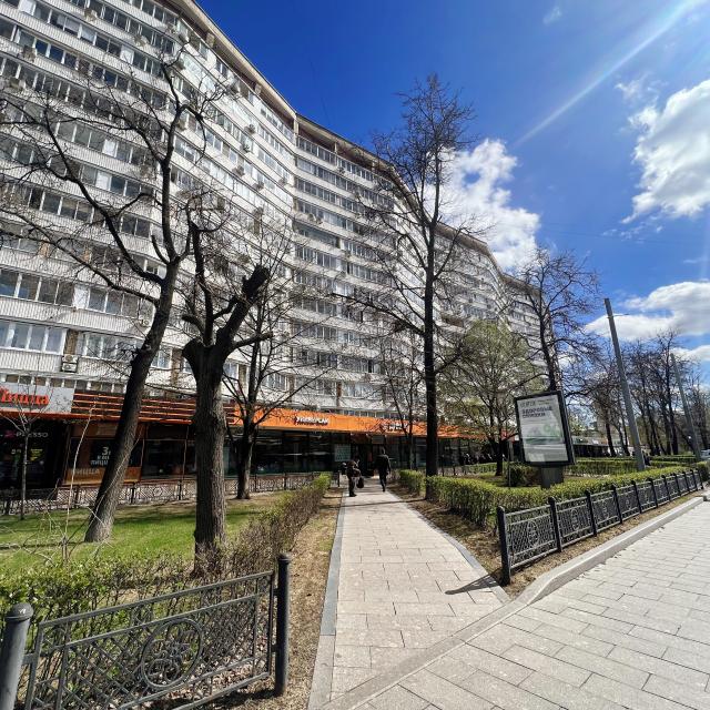 Uragan Apart (Hurricane Apart) on Novokuznetsk street