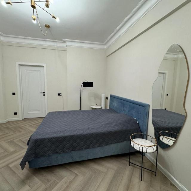 Make Yourself At Home on 1st South Passage 8
