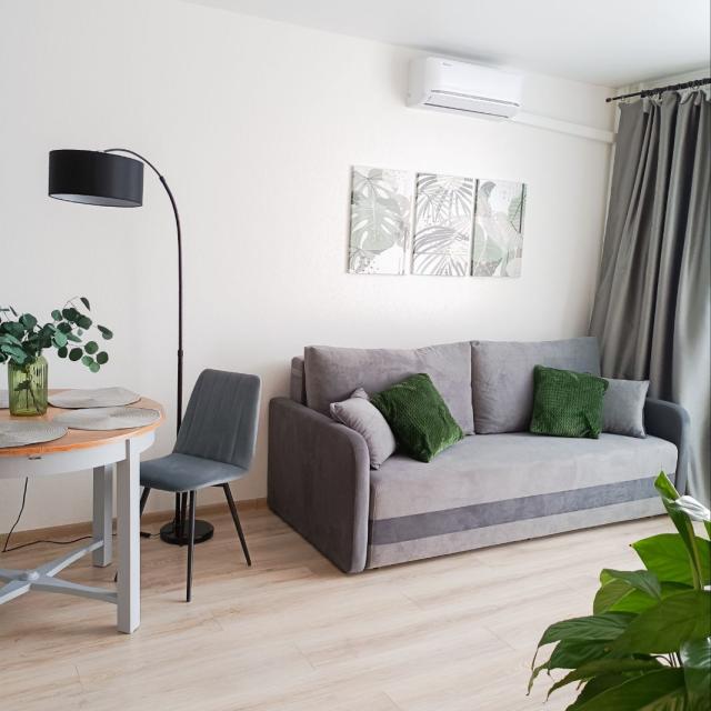 Green dreams на бульваре Художников 2В