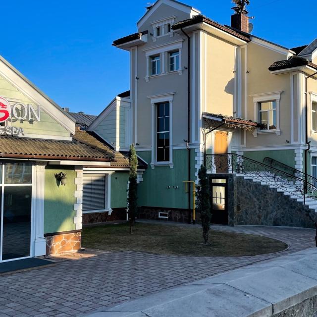 Dragon Hotel & Spa