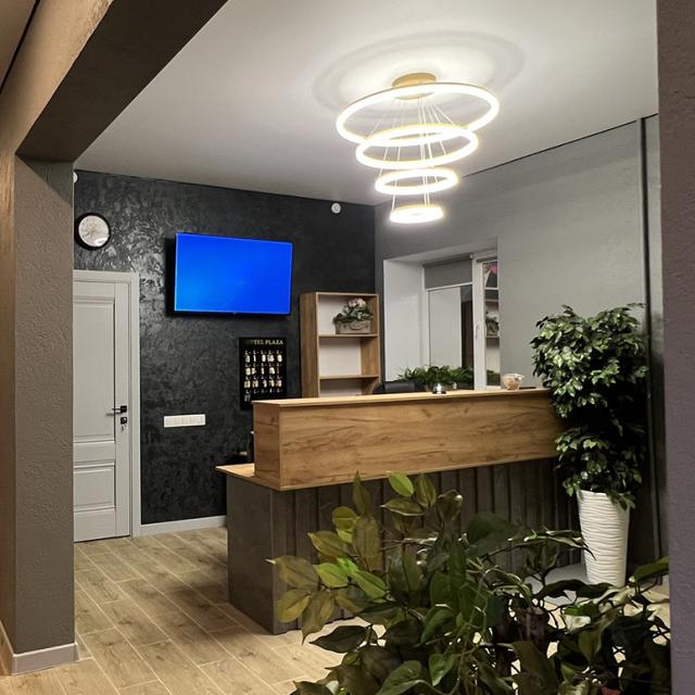 Hotel Plaza+ (Отель Плаза+)