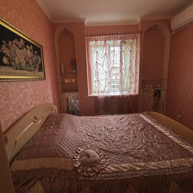 Архитектурная квартира с камином 