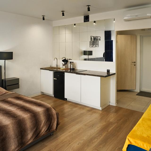 Apartment Height 27