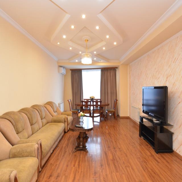 Perte House на шоссе Цицернакаберда 1/2