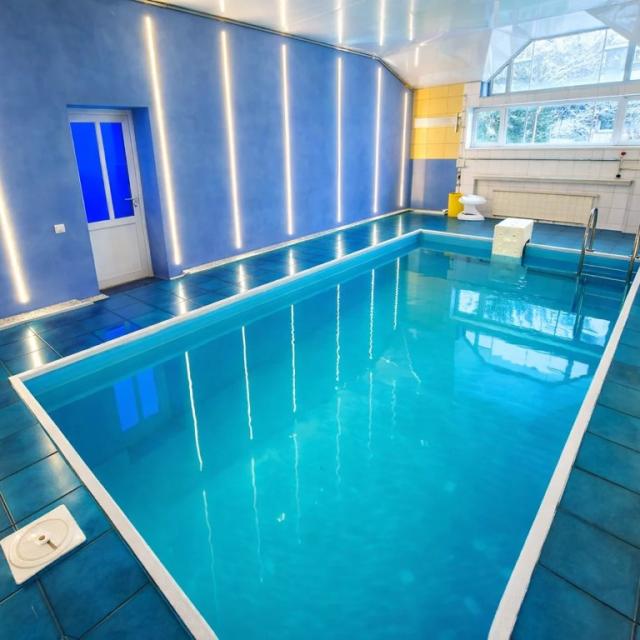 Country house with swimming pool