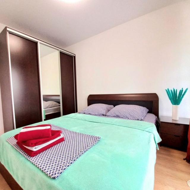 Апартаменты на проспекте Маркса 99/3