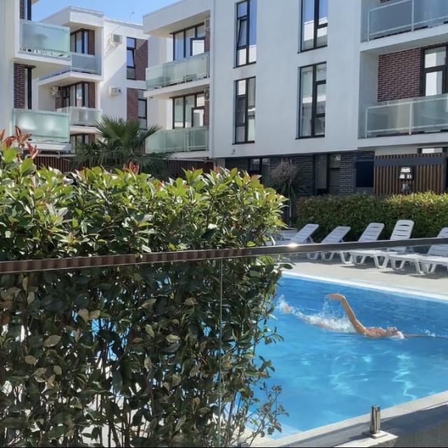 Apartments with a year-round heated pool "Alicekeys"