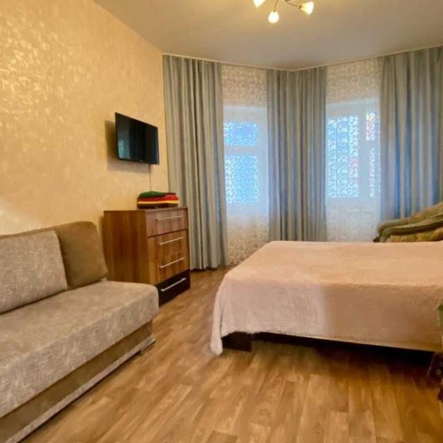 ИнСити на улице Героев Самотлора 18