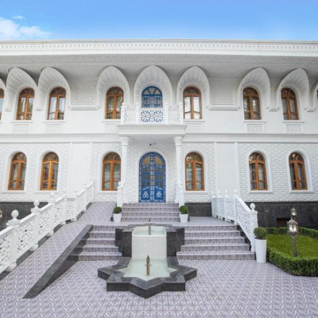 The Shahar (Зэ Шахар)