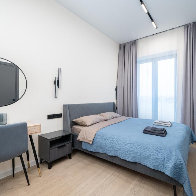 Apartment on Makarov Embankment 58x2