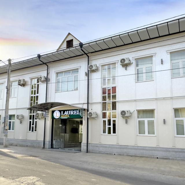 Laurel (Лаурел)