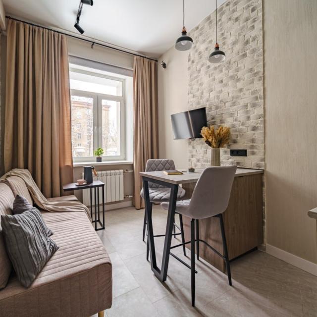 Two cities on 64 Nizhnyaya Pervomaiskaya Street