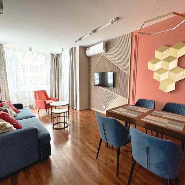 F.Living (Ф.Ливинг)