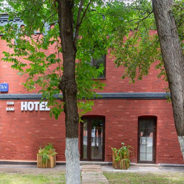 Club Hotel