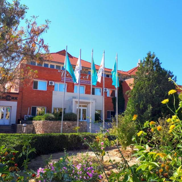 Rahat Hotel (Рахат)