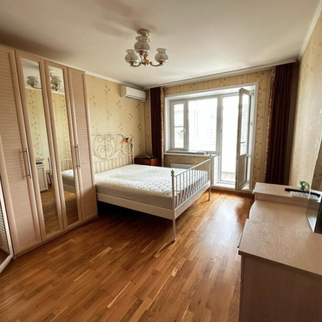 Apartment on 10A Institutskaya Street