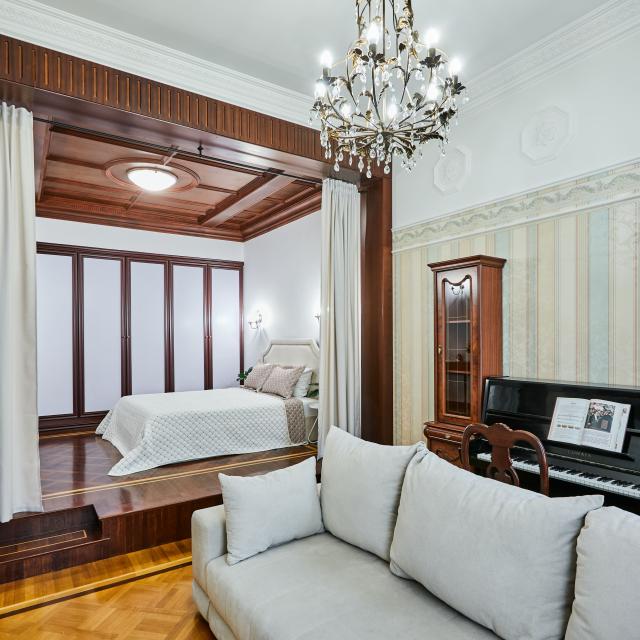 Dostoevsky's FlatStay 38 | 3shka for 8 people in St. Petersburg style