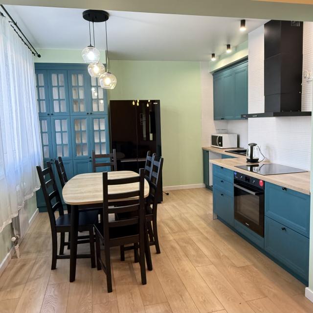 Three-room apartment near the railway station 