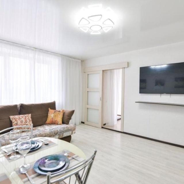 Ideal Apartment on Nakhimovskaya Street