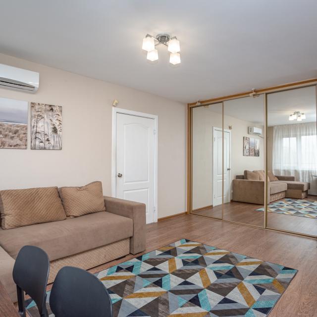 Sunrise flat (Санрайз флэт) на улице Уборевича